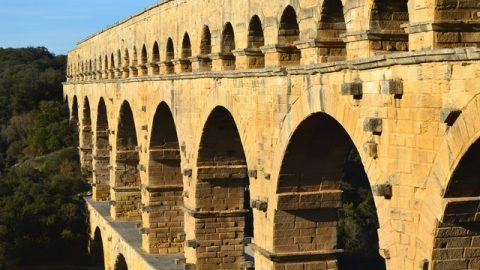 Pourquoi le pont du Gard a t il été construit La Dolce Villa