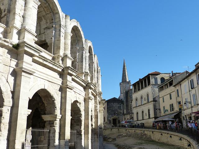 Arles ou Nîmes