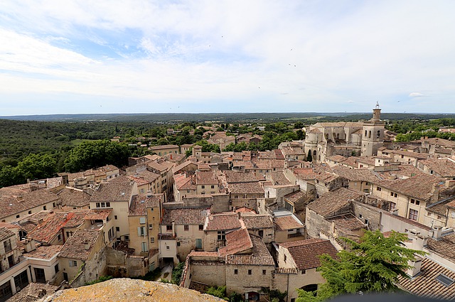 Village autour Vers-Pont-du-Gard